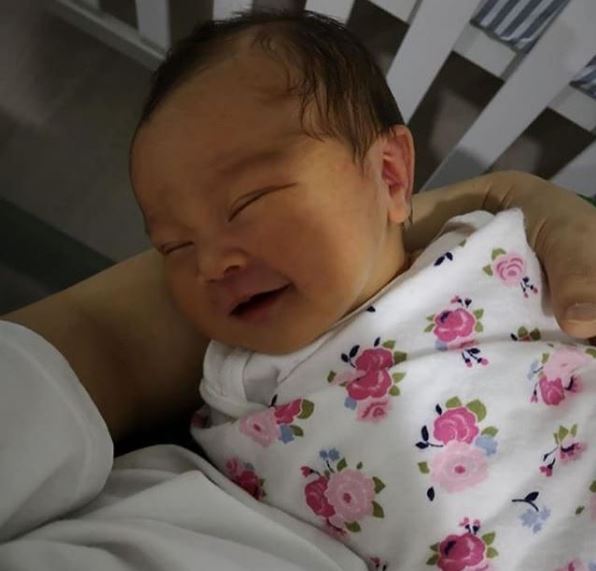 Instagram @dariyainaraofficial Comel sungguh puteri kesayangan Sari Yanti dan Jep.